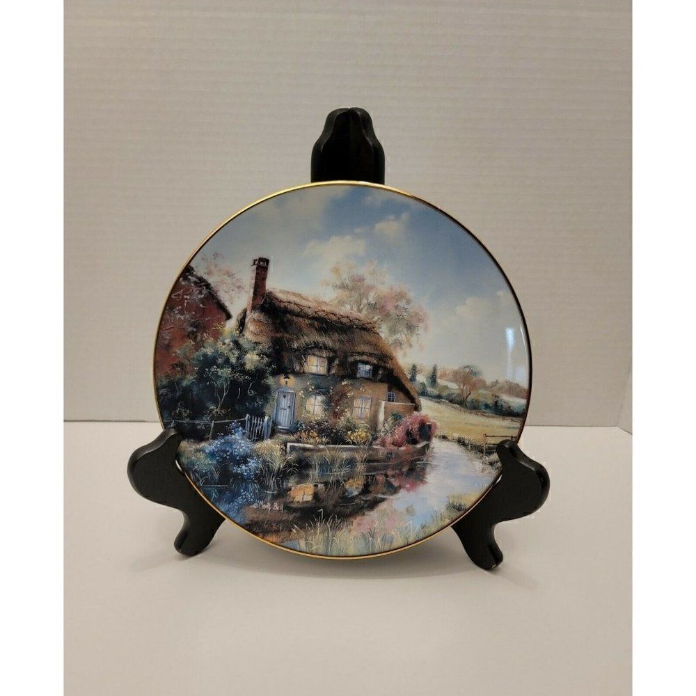 MURRLE COTTAGE PLATE ENGLISH COUNTRY COTTAGES BY MARTY BELL #1949B
